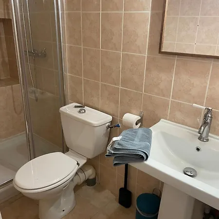 Charming 2 Bedroom In