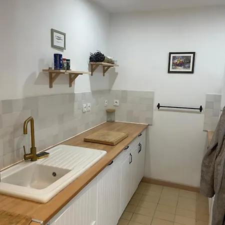 Charming 2 Bedroom In *